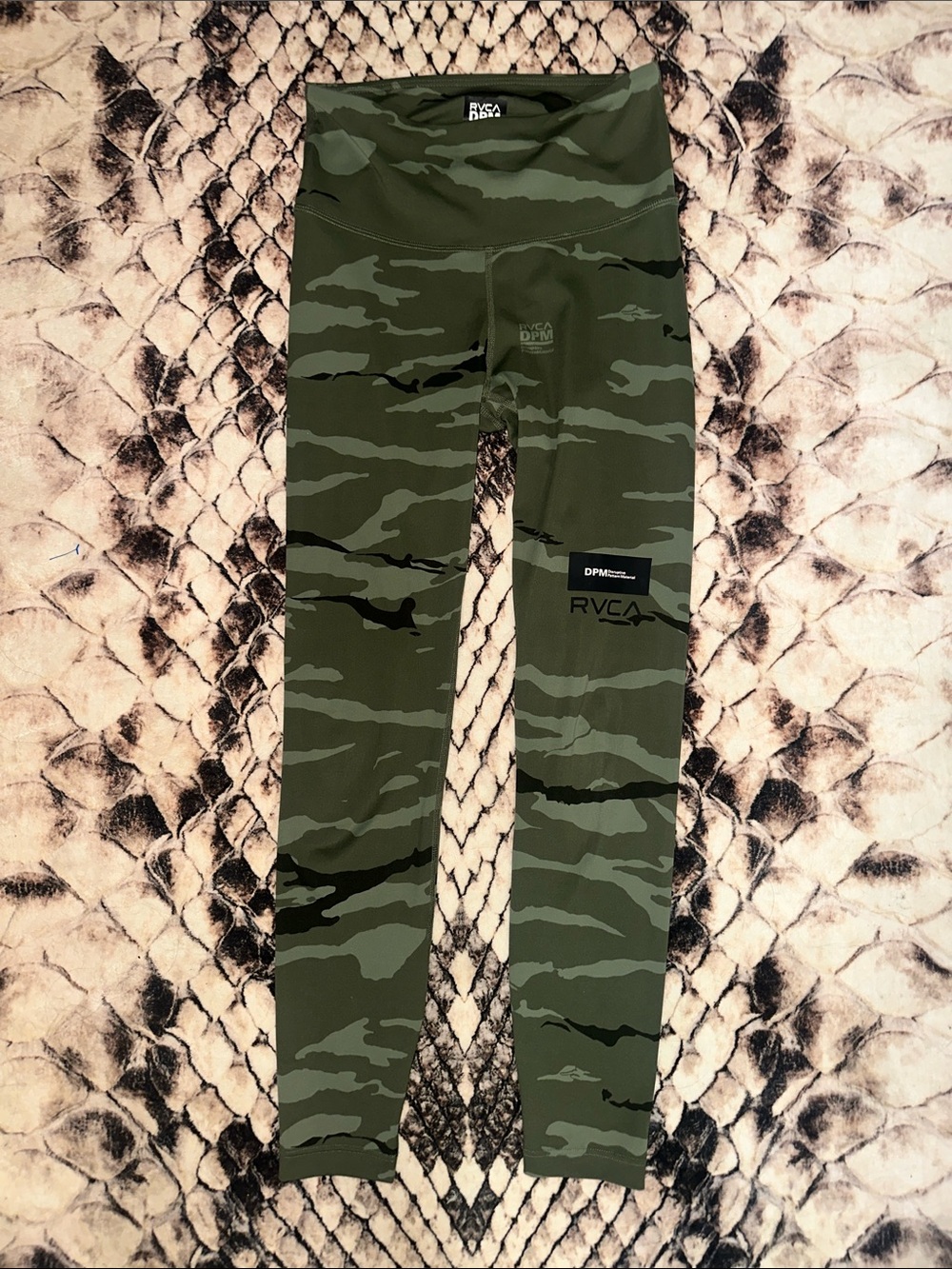 RVCA Women's DPM Camo Stretch Leggings NWOT!